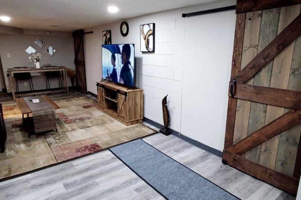 אינדיאנפוליס Spacious Suite Close To Downtown Indy/ King Bed מראה חיצוני תמונה